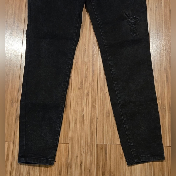 Madden NYC Black Distressed Jeans - Picture 2 of 10